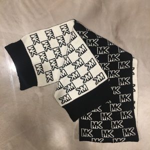 Michael Kors Reversible Scarf