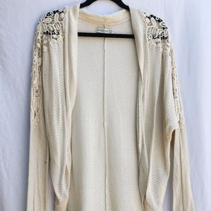 ABERCROMBIE cream cardigan sweater