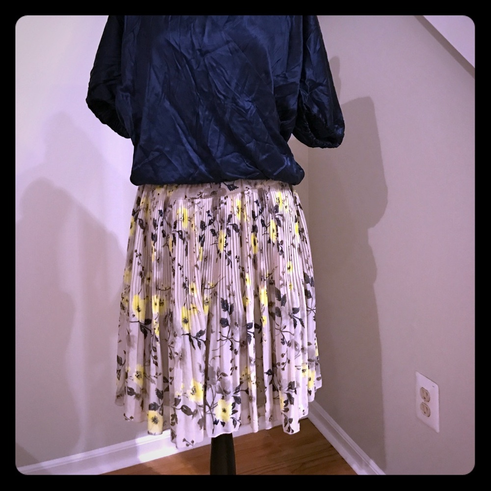 Old Navy floral skirt