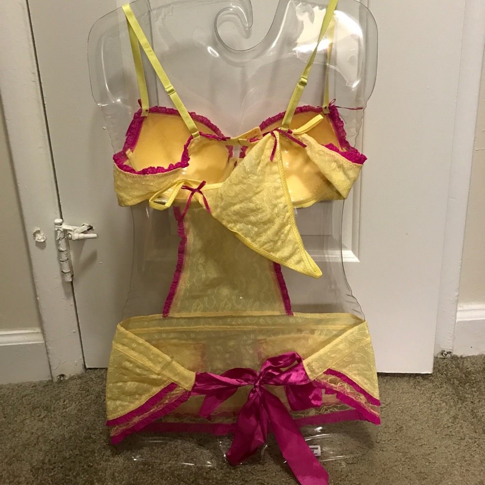 Yellow and pink one-piece lingerie - Picture 2 of 8