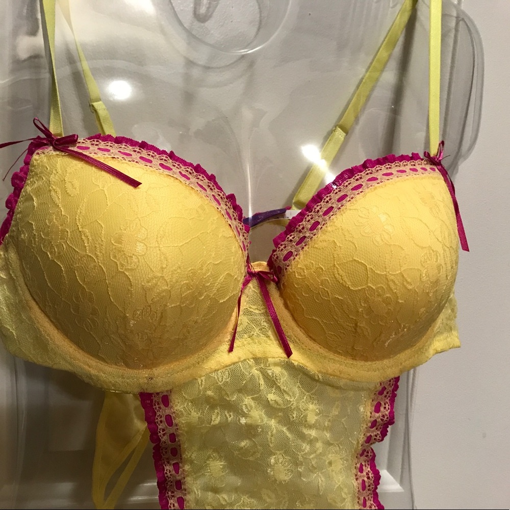 Yellow and pink one-piece lingerie - Picture 4 of 8