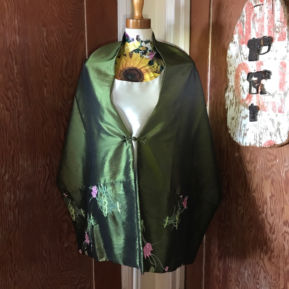Shimmering Embroidered Emerald Silk Kimono Wrap
