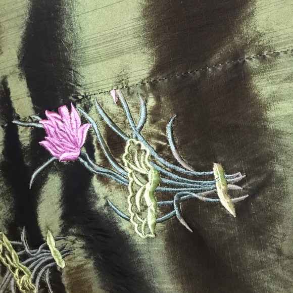 Shimmering Embroidered Emerald Silk Kimono Wrap - Picture 4 of 8