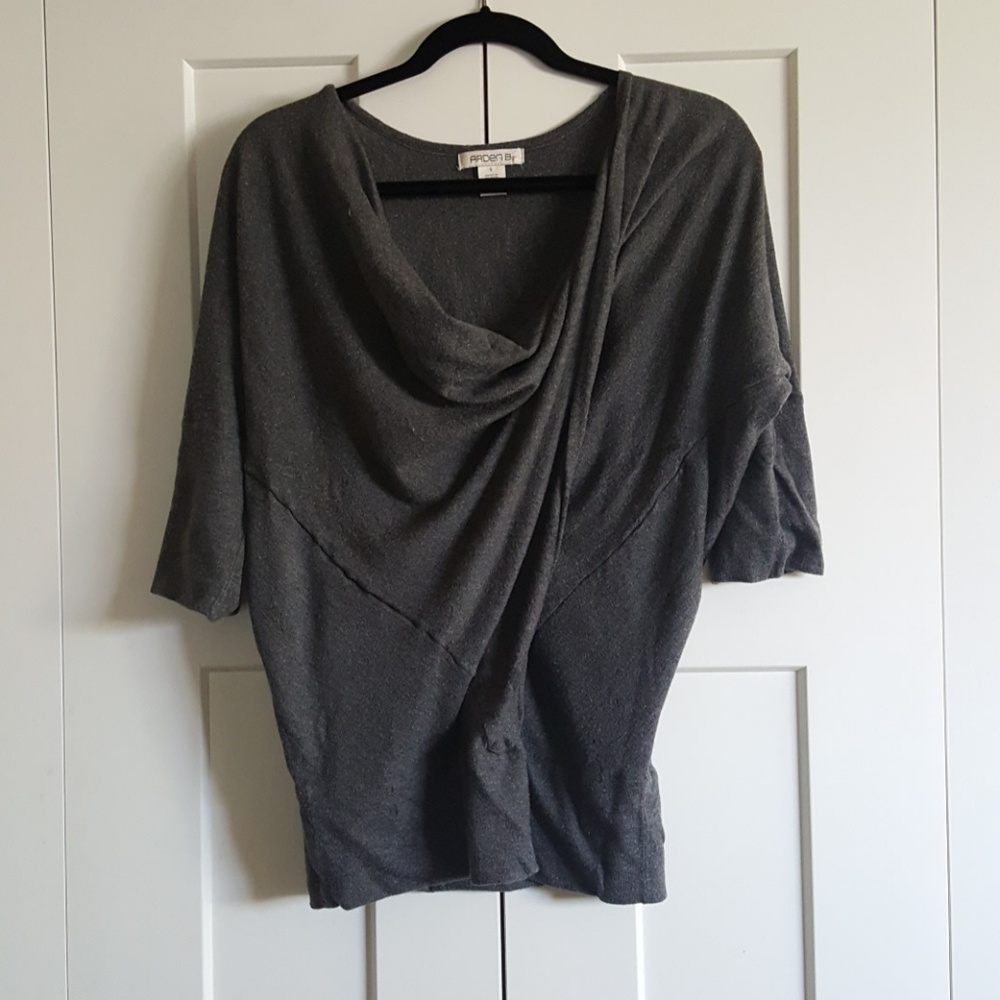 The "cross my heart" Arden B Top