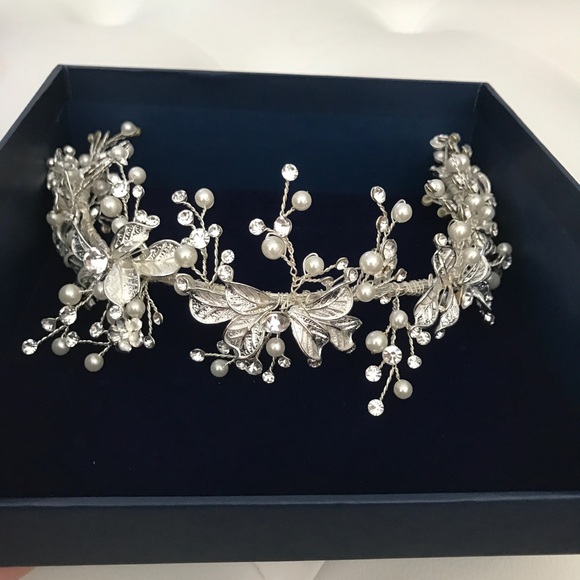 Beautiful crystal and pearl head piece wedding bridal bride headpiece main image 8