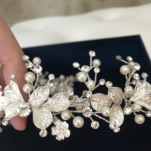 Beautiful crystal and pearl head piece wedding bridal bride headpiece