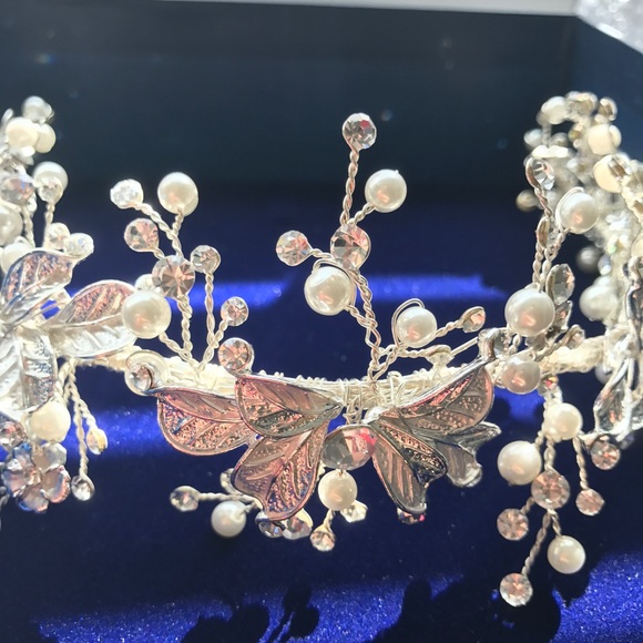 Beautiful crystal and pearl head piece wedding bridal bride headpiece main image 5