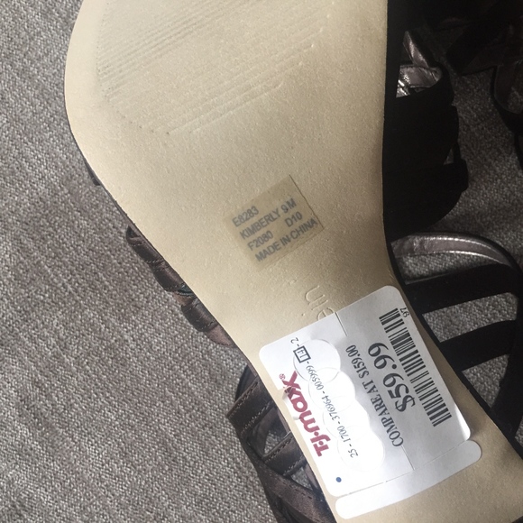 NEW Calvin Klein Kimberly Sandals - Picture 7 of 8