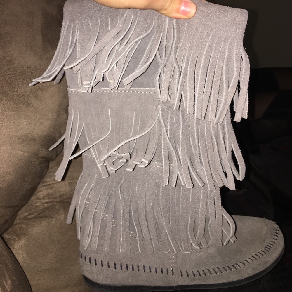 minnetonka fringe boots