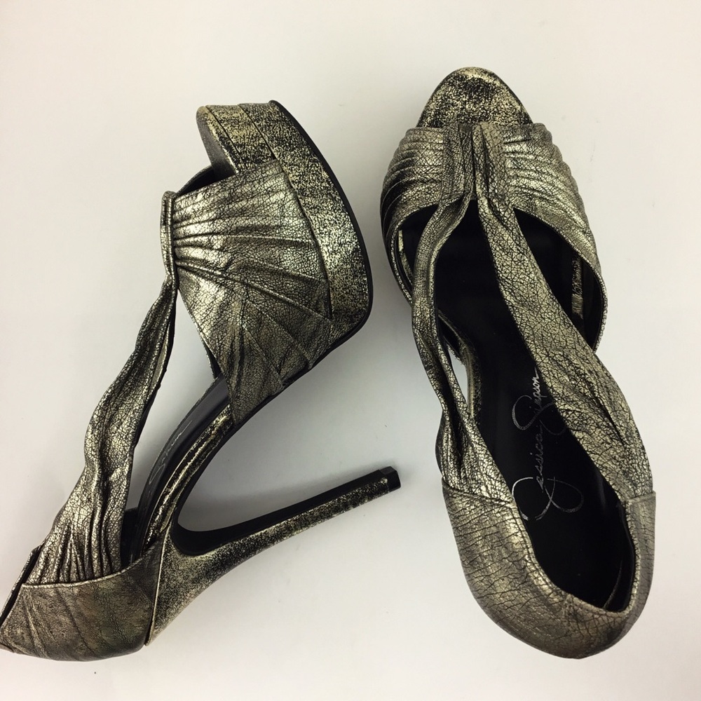 Jessica Simpson woman's gold shoes size 7