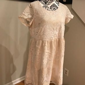 Short sleeve lace dress