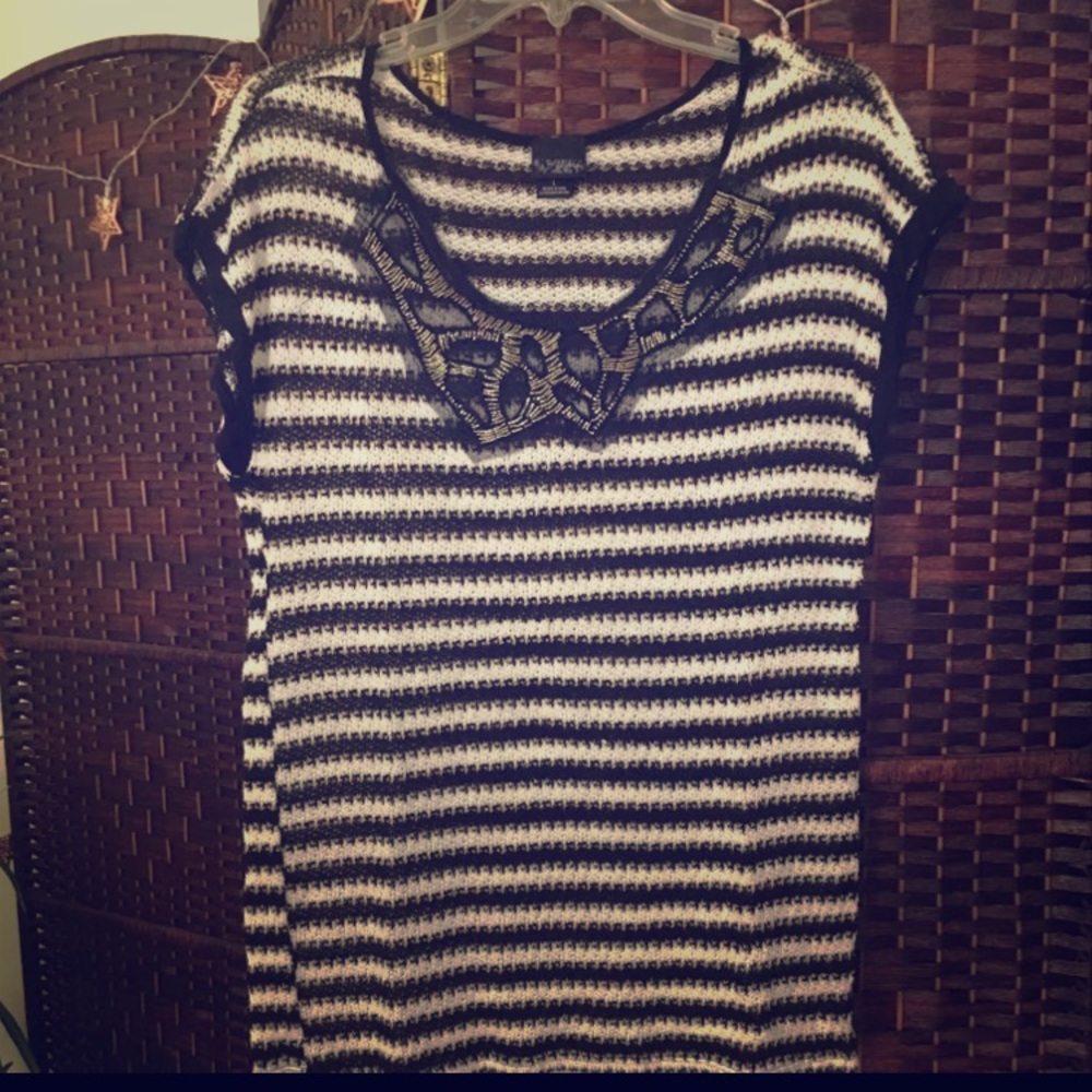 Striped shirt w/beaded appliqué