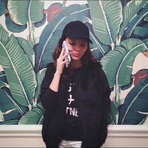 Meet your Posher, Talia