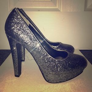 Sparkly silver pumps