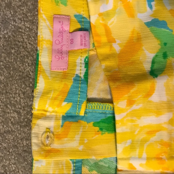 Lilly Pulitzer three inch shorts - Picture 5 of 5