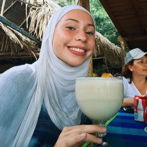 Meet your Posher, Mariam