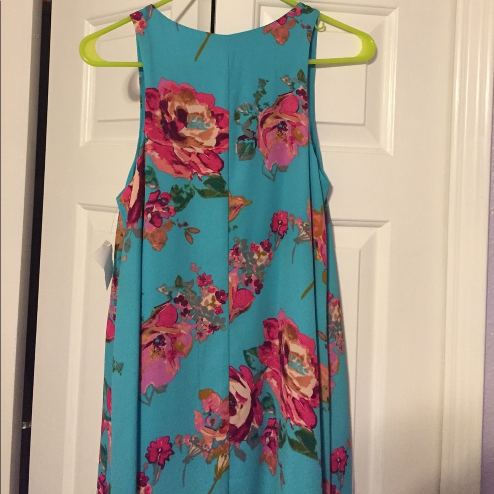 Dress - Picture 4 of 4