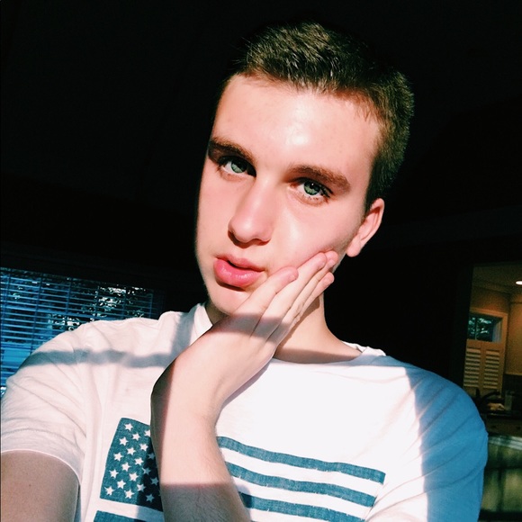 Meet your Posher, Sam - Picture 1 of 1