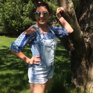 Meet your Posher, Alora