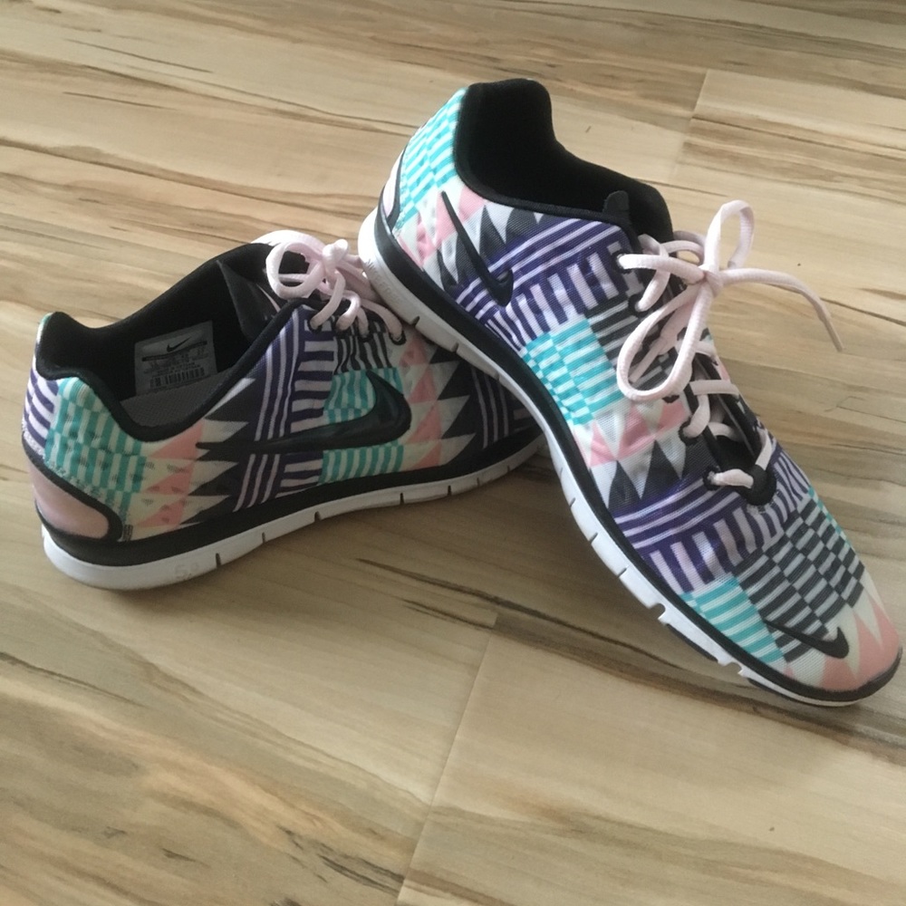 Nike run free 5.0 women's size 10