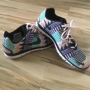 Nike run free 5.0 women's size 10