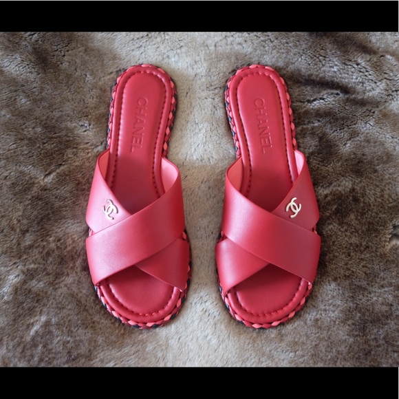 Authentic NIB 17A Chanel Lambskin Red Spa Mules 39 - Picture 2 of 8