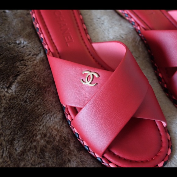 Authentic NIB 17A Chanel Lambskin Red Spa Mules 39 - Picture 3 of 8