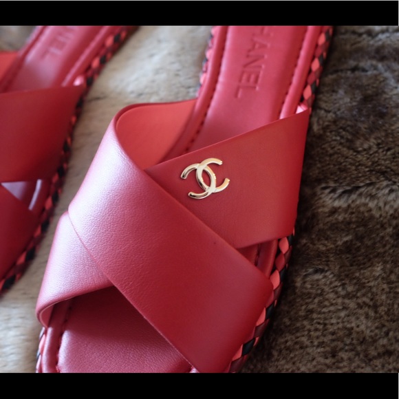 Authentic NIB 17A Chanel Lambskin Red Spa Mules 39 - Picture 4 of 8