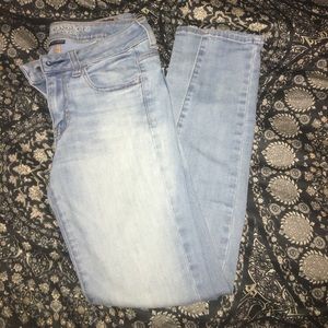 AEO lightwash jegging