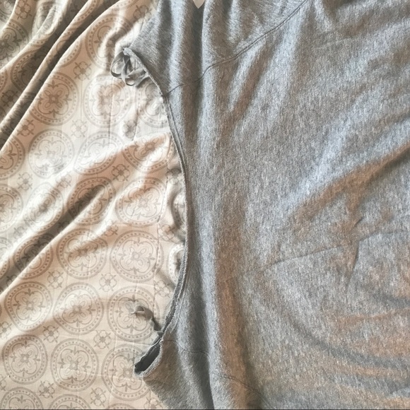 Off the shoulder vs pink crew - Picture 3 of 4