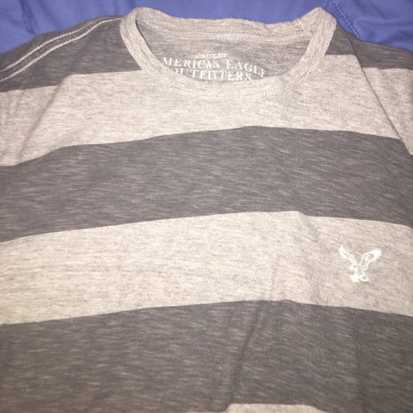 AMERICAN EAGLE GRAY STRIPED TSHIRT - Picture 2 of 2