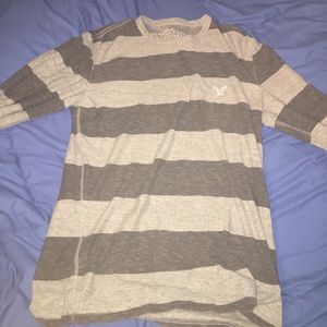 AMERICAN EAGLE GRAY STRIPED TSHIRT