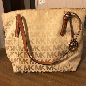 Michael Kors jet set top-zip tote