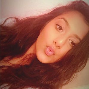 Meet your Posher, Hussaina
