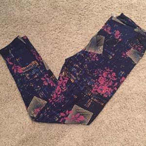 Brand New LuLaRoe Logo Leggings with florals!