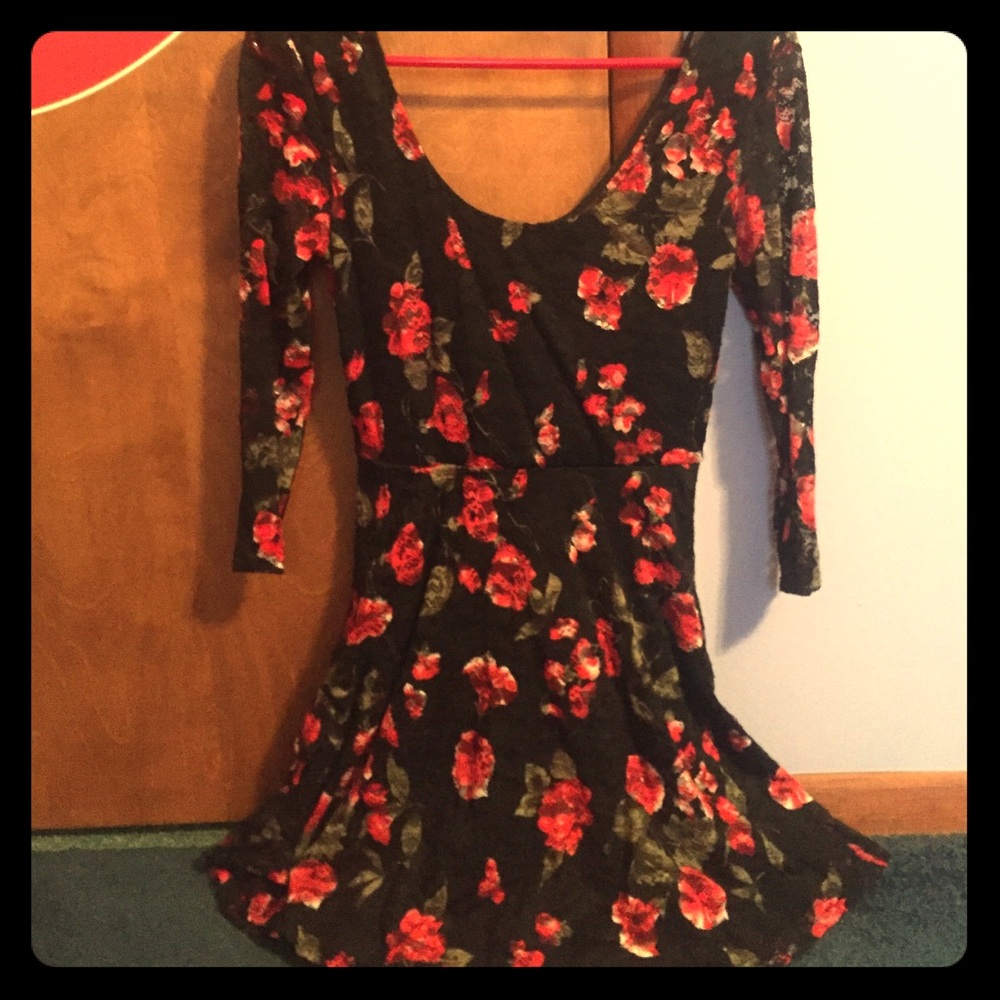 Floral cocktail dress. Worn once. Great condition.