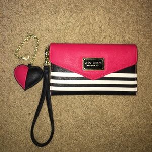 Brand New Betsey Johnson Wallet🖤❤️
