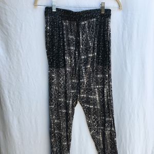 URBAN OUTFITTERS patterned jogger pants