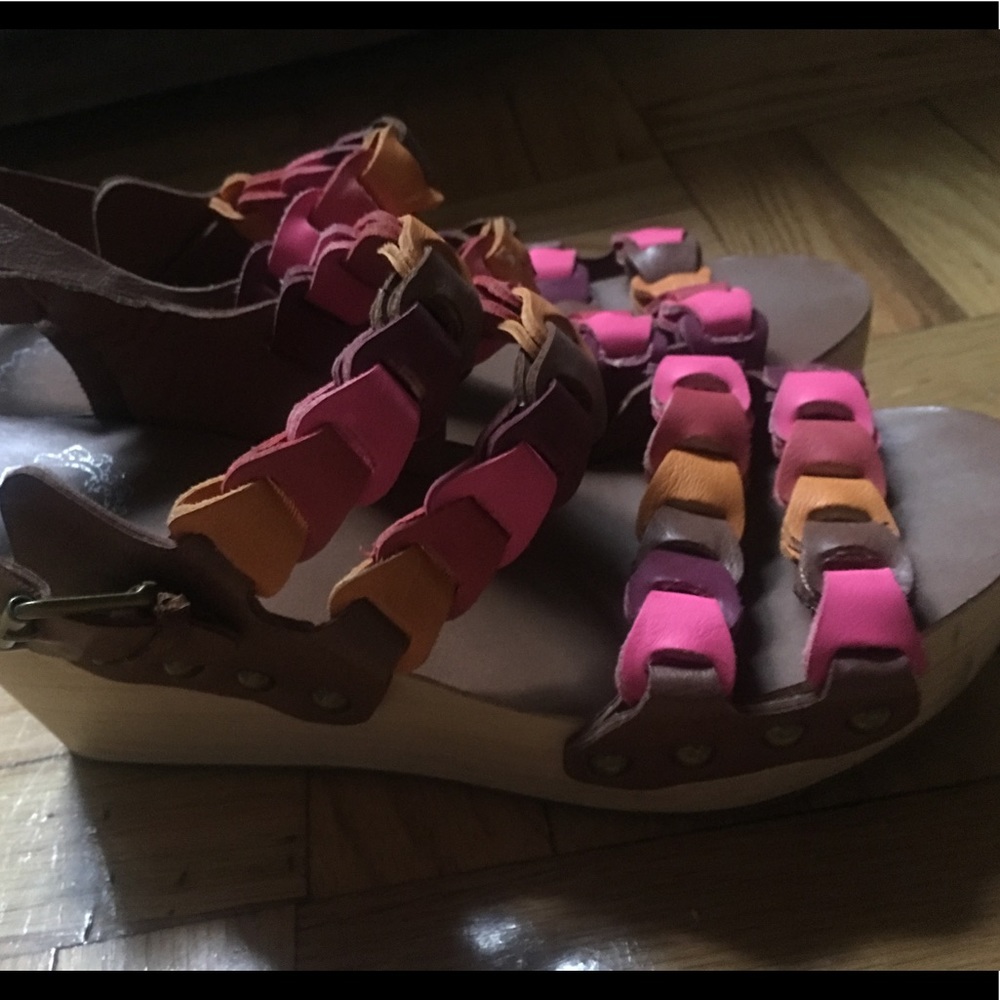Leather link pink and orange platform sandals