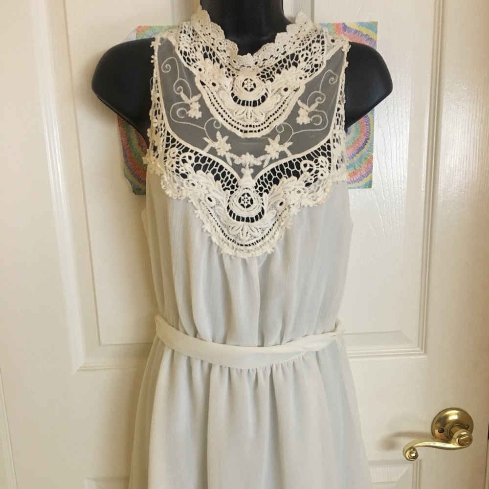 DAINTY HOOLIGAN White dress