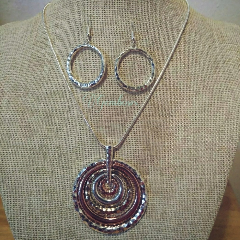 Beautiful hammered jewelry set