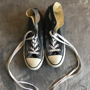Gray High Top Converse Shoes in size 7