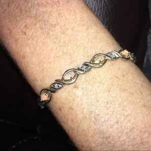 Women's jewelry: bracelet