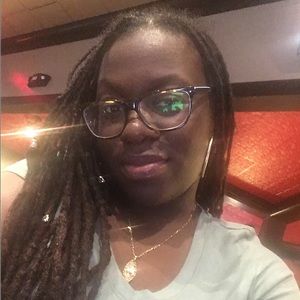 Meet your Posher, Nicole