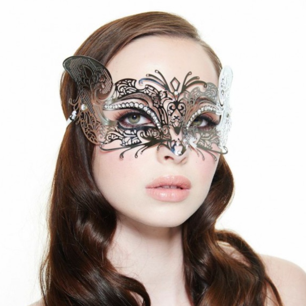 Silver Feline Laser Cut Mask with Clear Rhinestone