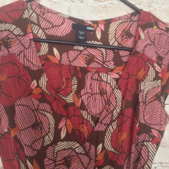 • H&M • Floral Rose Print Wrap Dress Size 4 Small - Picture 7 of 7