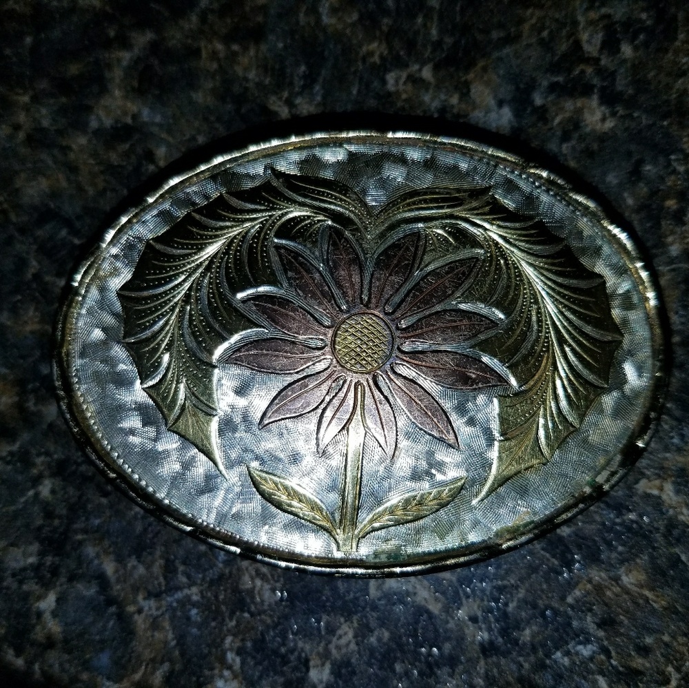 Woman's Flower Belt Buckle