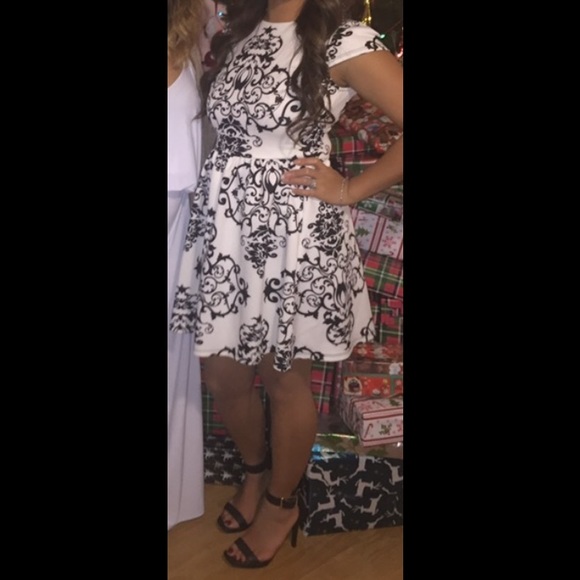 Black & white dress - Picture 3 of 4