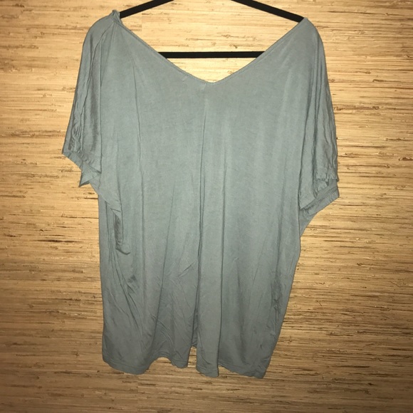 Old navy embroidered top - Picture 3 of 3