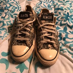Converse shoes with skulls design